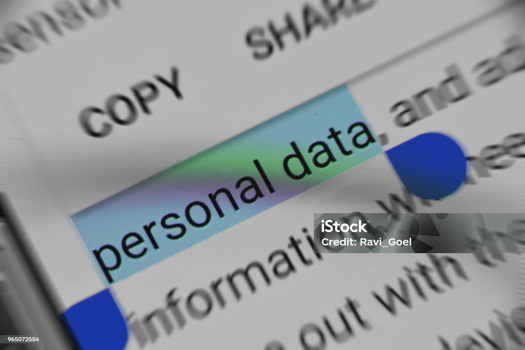 Lecture sur la sécurité des données personnelles en ligne - Photo de Protection de la vie privée libre de droits