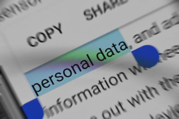 lecture sur la sécurité des données personnelles en ligne - protection de la vie privée photos et images de collection