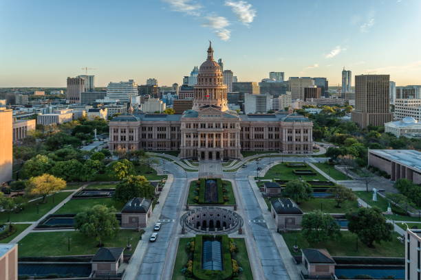istock Texas State Capitol in Austin, Texas 965151536