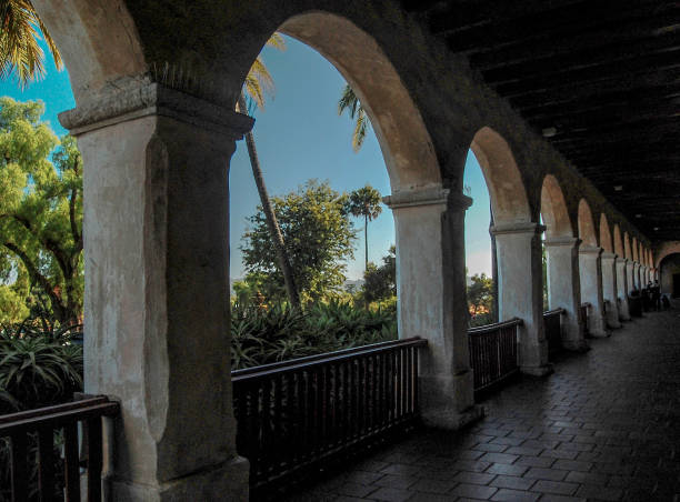 istock Pedestrian Walkway in Santa Barbara 965262340
