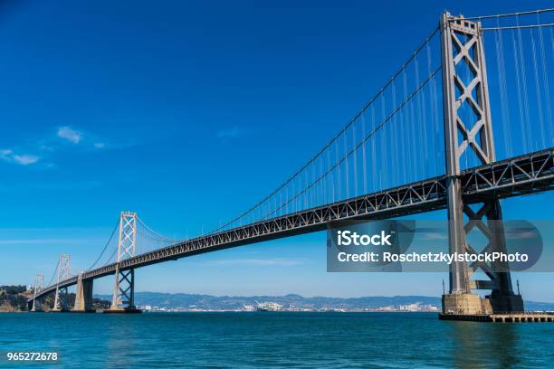 サンフランシスコカリフォルニア州ベイエリア国際的な観光地で吊り橋にオークランド ベイ ブリッジ - つり橋のストックフォトや画像を多数ご用意 - つり橋, アメリカ合衆国, アメリカ文化