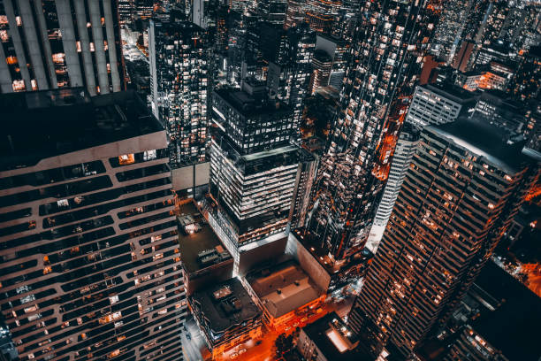 vista superior de melbourne cbd à noite - australia office building melbourne skyline - fotografias e filmes do acervo