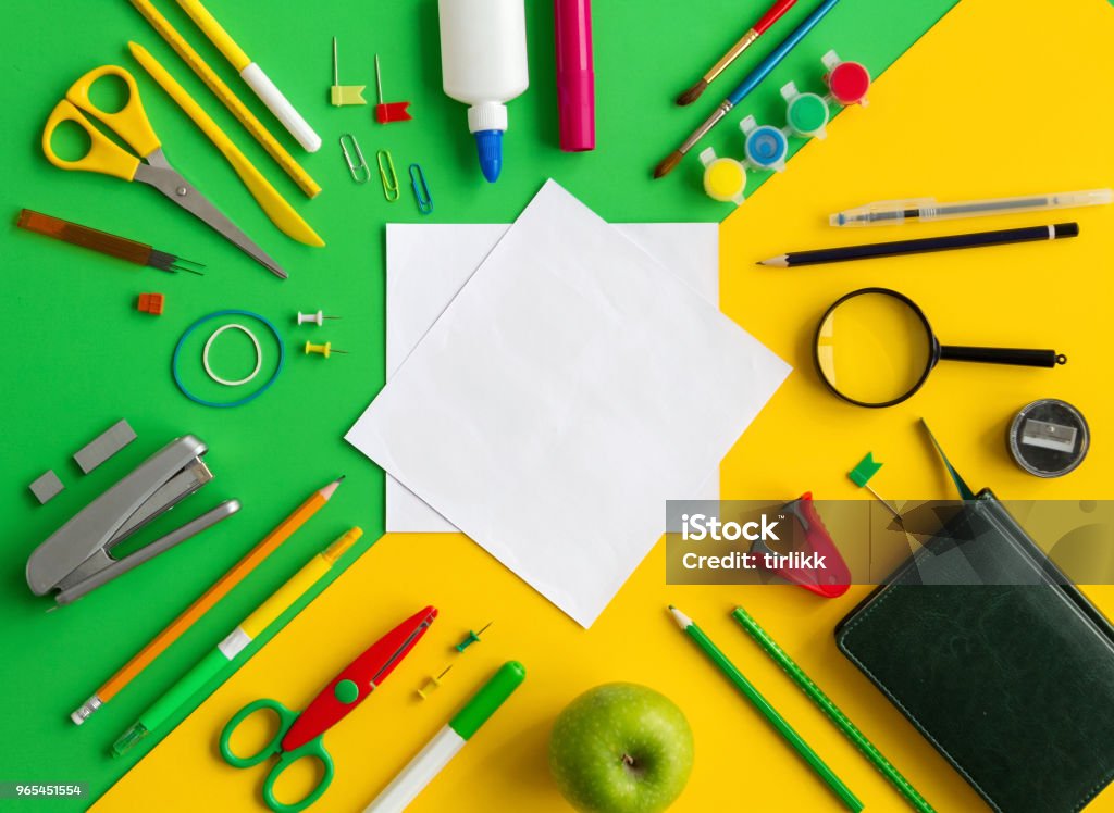 Fournitures de bureau fond - Photo de Blanc libre de droits