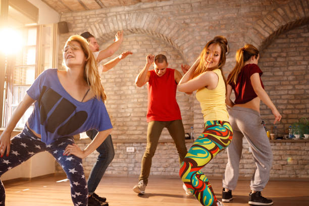 istock Dancers dancing in gym together 965456012