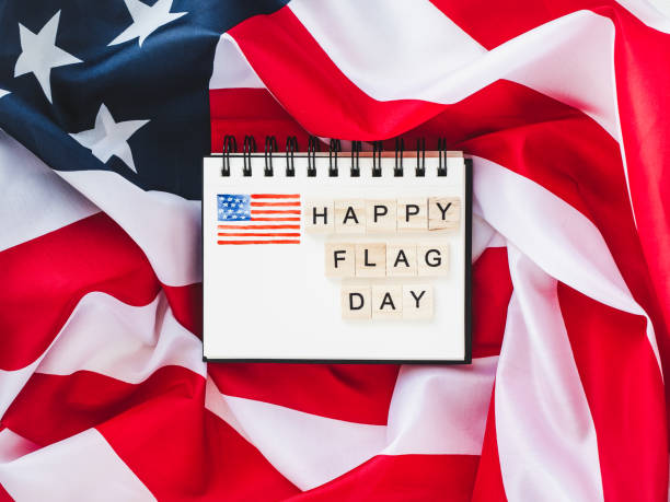 ノート フラグの日にお祝いを申し上げます - flag day ストックフォトと画像