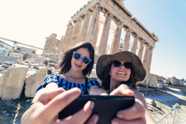 istock Best friends in vacation 965533064