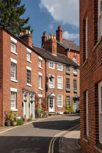 красивая грузинская улица и дома в шрусбери - shropshire blue стоковые фото и изображения