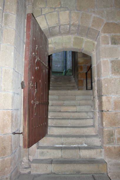istock Doorway in Mont Saint-Michel 965789866
