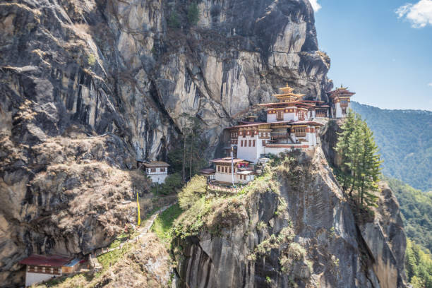 istock Panoramic view of Tigers Nest in Bhutan 965814962