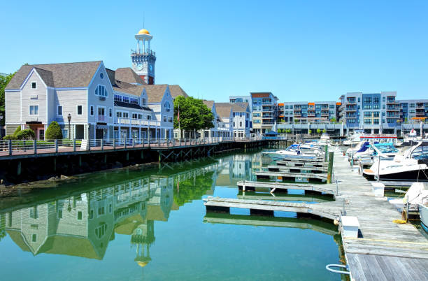 marina bay, quincy, massachusetts - verwaltungsbezirk norfolk county stock-fotos und bilder