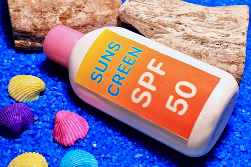 Sunscreen (label made by yourself)\nSUN SCREEN(Label is self-made）