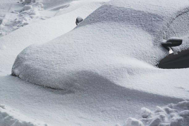 istock Car Buried in Snow 965944346