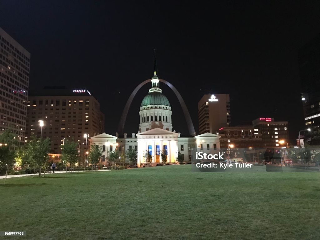 Die Innenstadt von St. Louis, MO - Lizenzfrei Nacht Stock-Foto