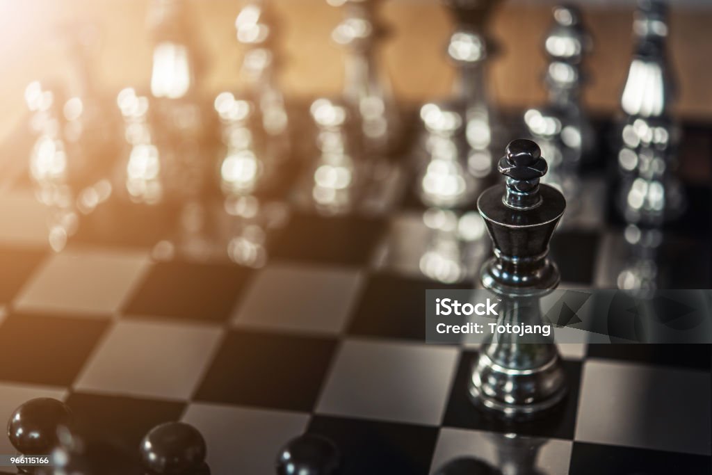 шахматная настойка игра для идей и конкуренции и стратегии, концепция успеха бизнеса - Стоковые фото Бизнес роялти-фри