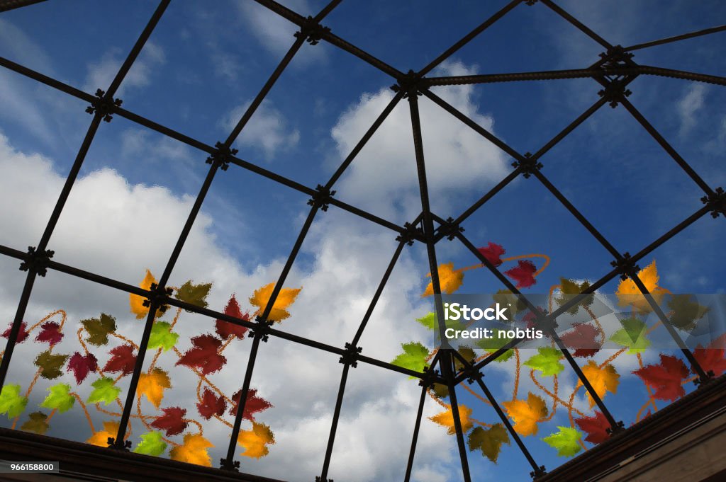 Eiling in vetro traslucido di una veranda Vista interna - Foto stock royalty-free di Ambientazione interna