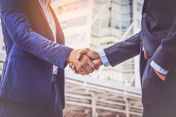 Businessmen making handshake. concept Successful businessmen