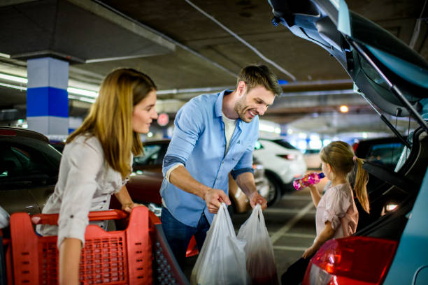 istock Family shopping 966280802