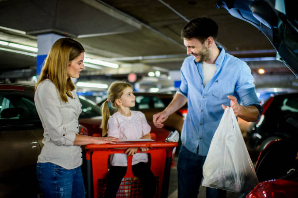 istock Family shopping 966281410