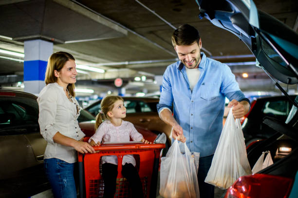 istock Family shopping 966281594