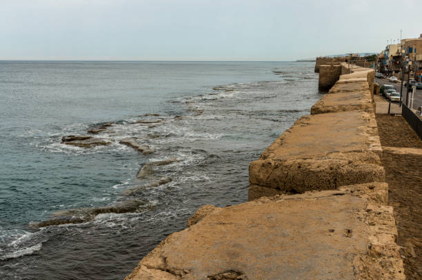 playa paredes circundantes acres en el lado occidental - the western wall wall east city fotografías e imágenes de stock