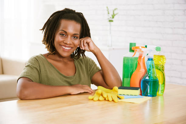 istock Pretty housewife 966294472