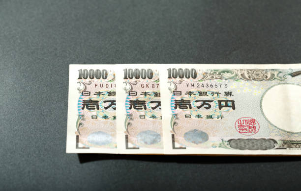 istock Japanese bank note 10000 yen 966307382