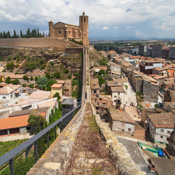 istock Walled Enclosure of Balaguer 966319046