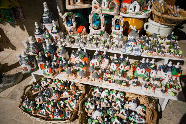 istock Souvenirs Trulli Italy 966342908