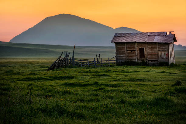 istock Little House on the Prairie 966355242