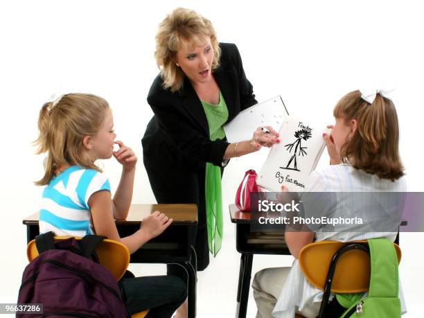 Apanhados Pelo Professor - Fotografias de stock e mais imagens de Pessoa a Estudar - Pessoa a Estudar, Sala de Aula, Travessura