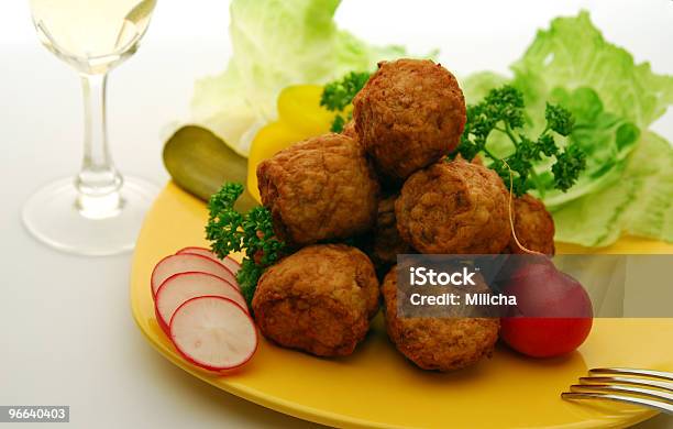 Polpette Verdura E Vino - Fotografie stock e altre immagini di Alimentazione sana - Alimentazione sana, Antipasto, Bianco