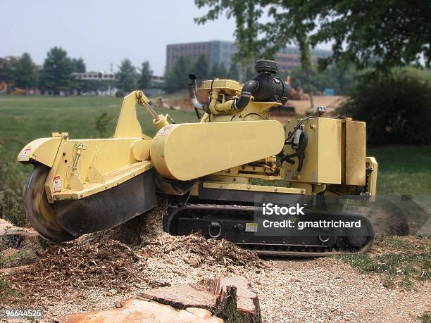 Tocón Robótica Esmeriladora Foto de stock y más banco de imágenes de Destoconadora - Destoconadora, Boscaje, Robot