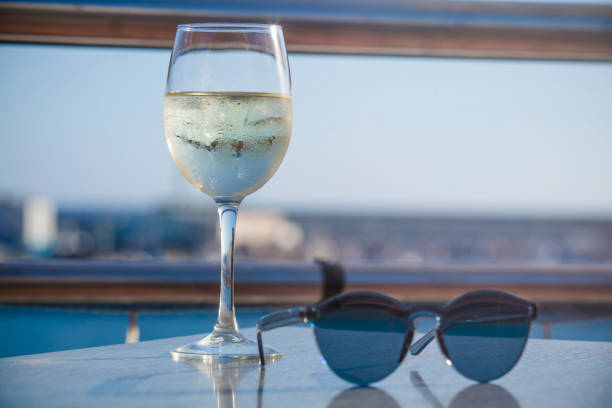 glass of white whine