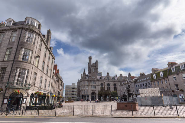 istock Mercat Cross and Gordon Highlanders Statue 966493484