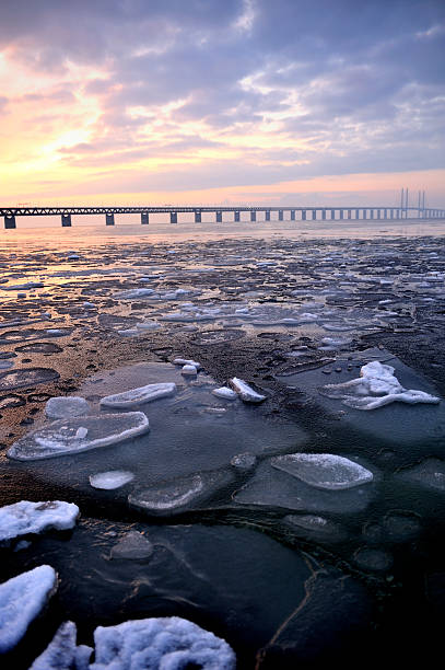 inverno nel sud della svezia, malmö lato di oresund link - 4739 foto e immagini stock