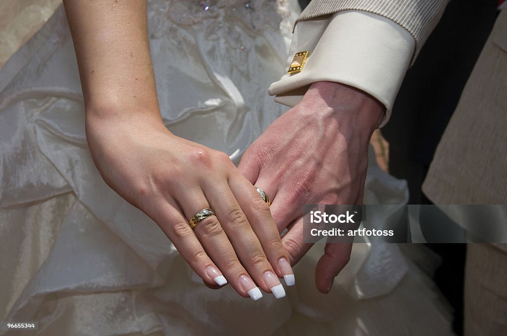 Свадебные руки - Стоковые фото Алмаз роялти-фри