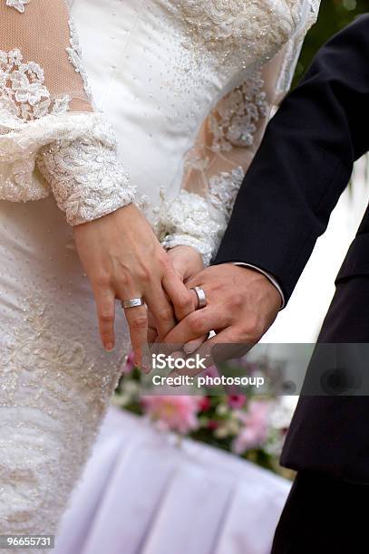 Photo libre de droit de Just Married banque d'images et plus d'images libres de droit de Couple marié - Couple marié, Mariage, Alliance