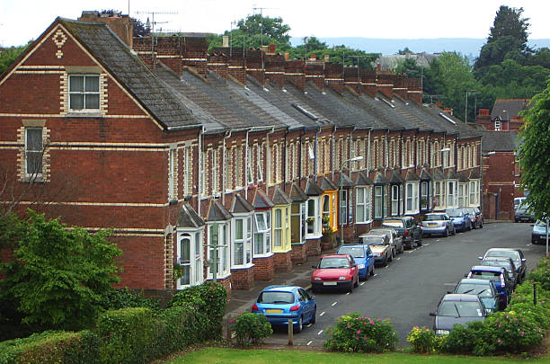 victorian terrasse - gable end stock-fotos und bilder