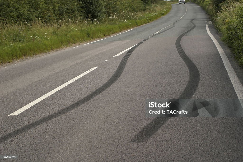 Chapeaux de roue&nbsp;! - Photo de Accotement herbeux libre de droits