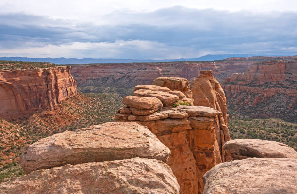 istock Looking Over the Coke Oven Pinnacles into Monument Canyon 966587144