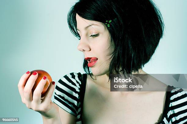 Schneewittchen Stockfoto und mehr Bilder von Apfel - Apfel, Attraktive Frau, Begehren