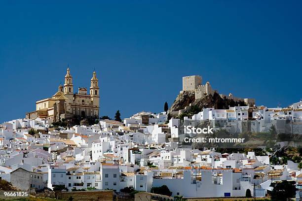 Medieval Branco Village - Fotografias de stock e mais imagens de Olvera - Olvera, Andaluzia, Ao Ar Livre