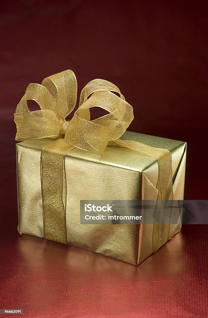 Golden regalo - Foto stock royalty-free di Anniversario