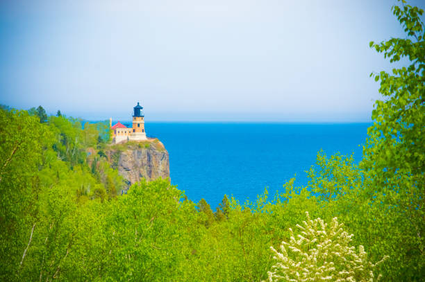 istock Split Rock Lighthouse Scenic view with the Lake of Minnesota 966674804