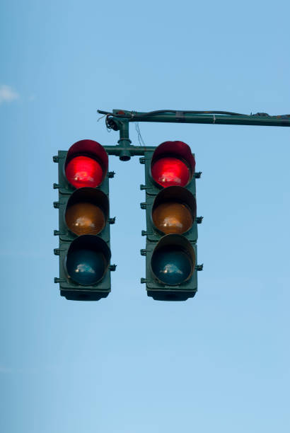 istock Active traffic light in streets of Latin America. 966679526
