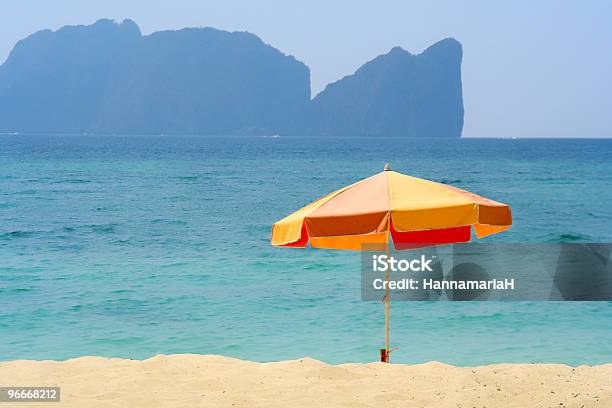 Beach Umbrella Stockfoto und mehr Bilder von Abgeschiedenheit - Abgeschiedenheit, Abwesenheit, Asien