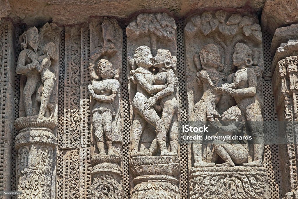 Erótico esculturas templo Hindu Konark - Foto de stock de Templo royalty-free