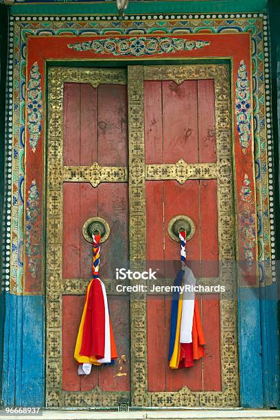 Templo De Puerta Foto de stock y más banco de imágenes de Borla - Borla, Budismo, Color - Tipo de imagen