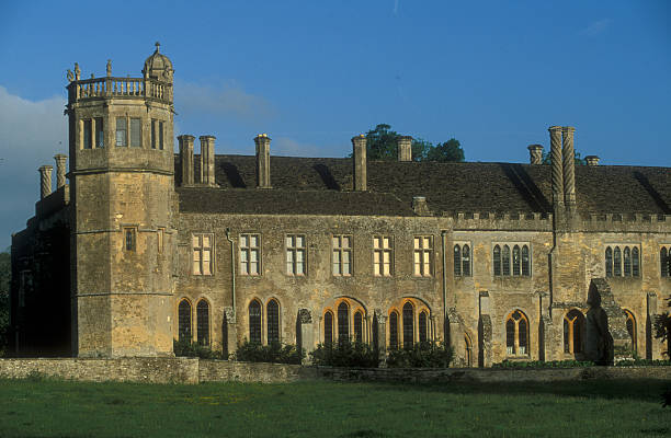 istock English Country Mansion 96669651