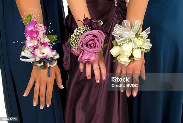 Corsages - zdjęcia stockowe i więcej obrazów Bal studencki - Bal studencki, Korsarz na rękę, Ślub